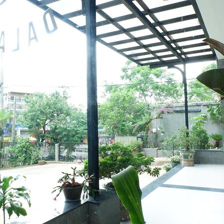 Minh Chi Hotel Далат Экстерьер фото